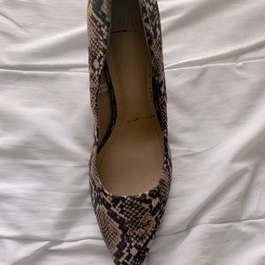 H&M Snakeskin pointed toe heels